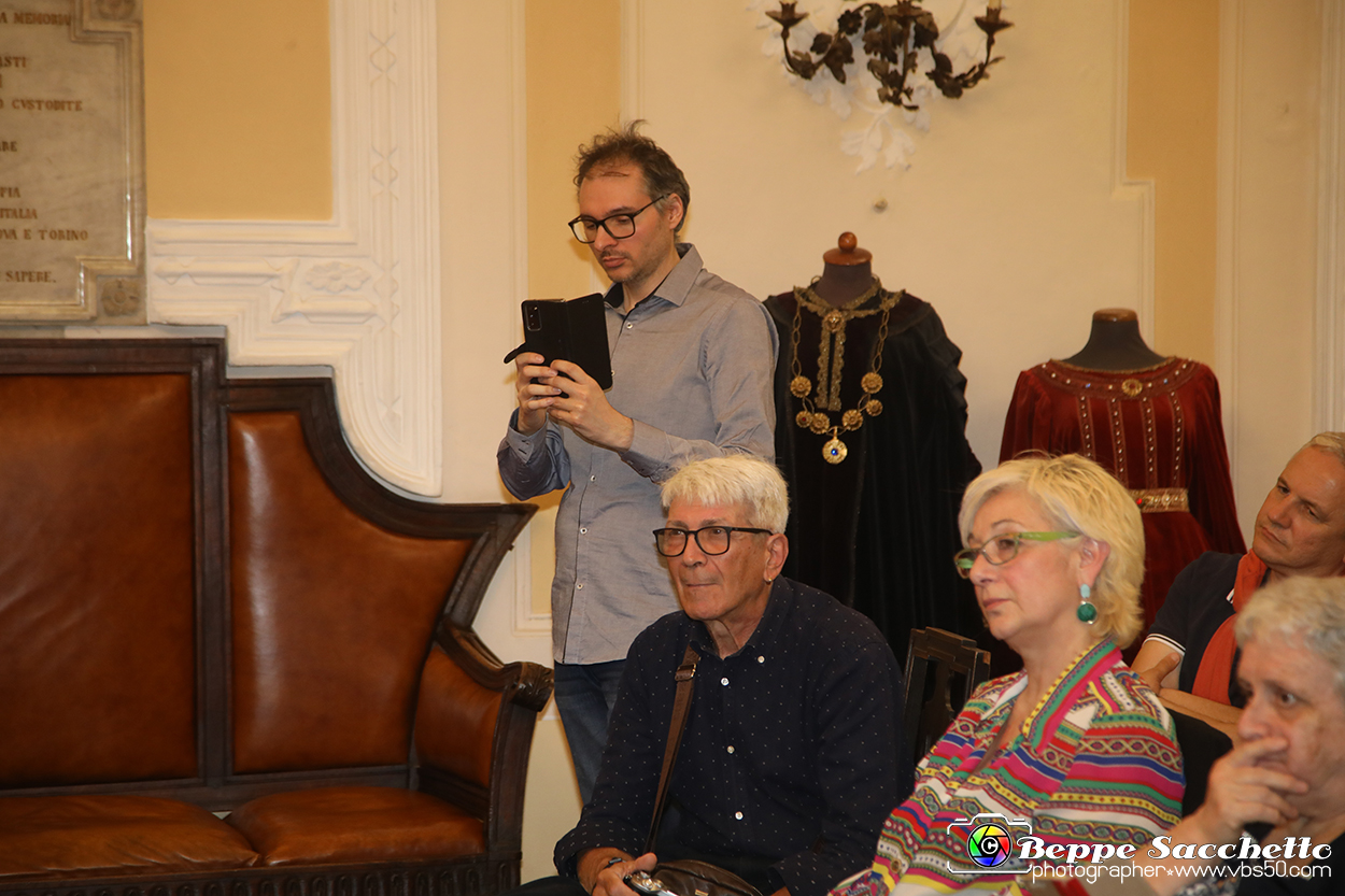 VBS_1343 - Presentazione libro 'Il dono del basilico' di Lucrezia Pernigotti.jpg